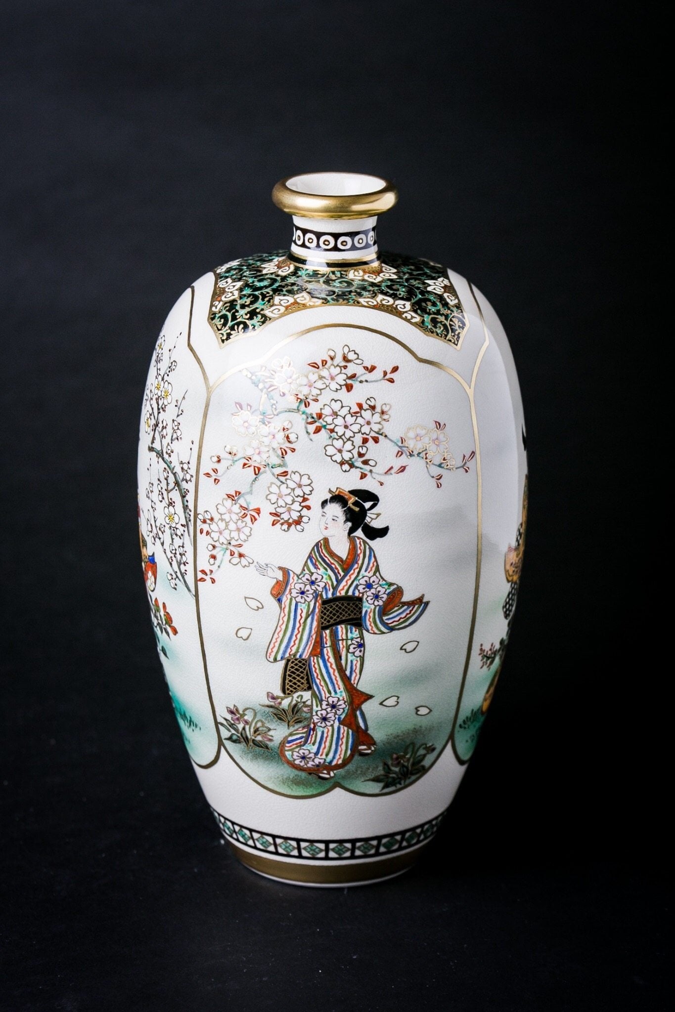 Satsuma Ware Vase | Green Four Seasons