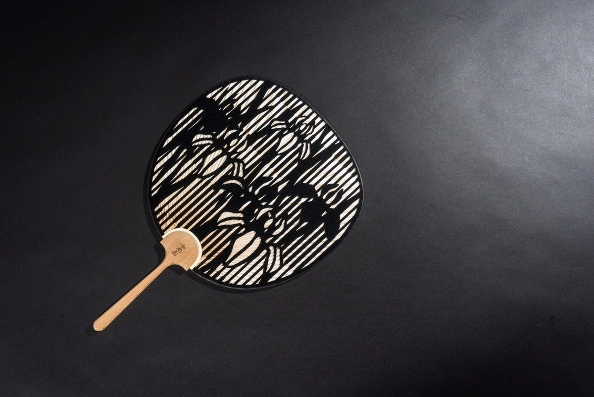 Cutting Art Round Fan | Check & Iris