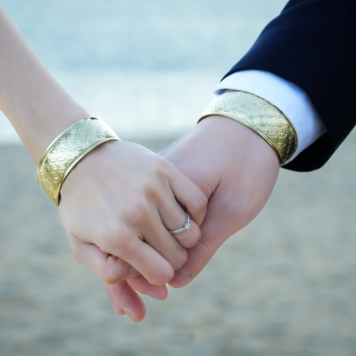 KAZARINO Bangle — Arabesque M