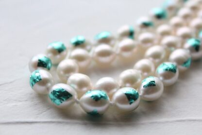 Emerald Gold Leaf Pearl Necklace